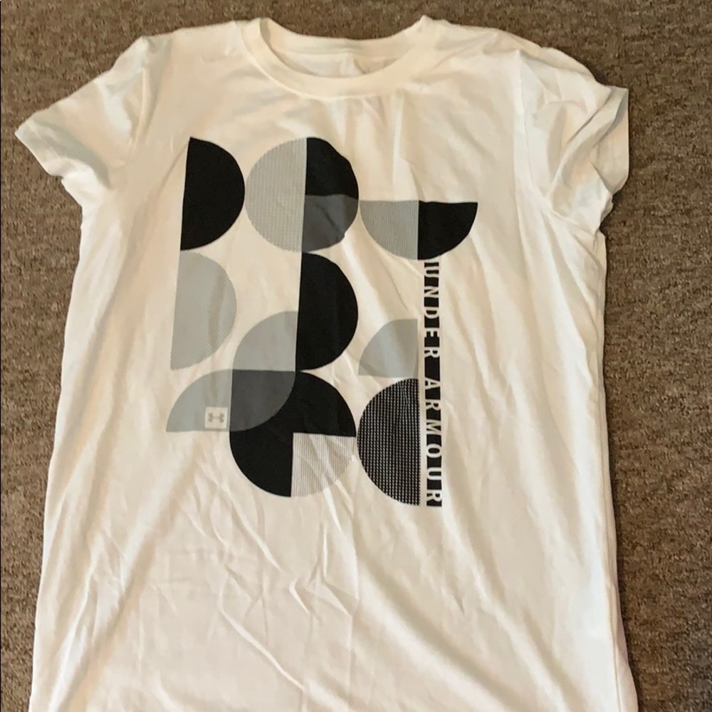 New under armor t shirt